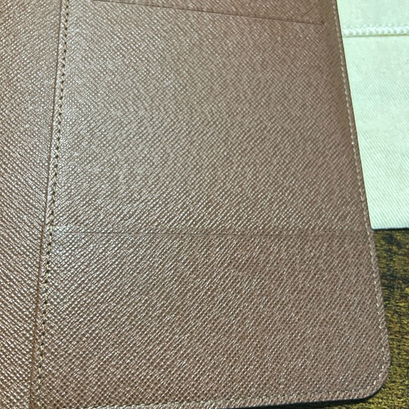Louis Vuitton Desk Agenda Cover - Picture 8 of 13